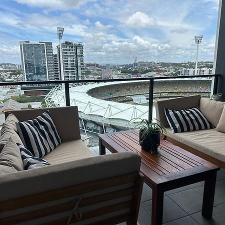 Modern Meets The Gabba Apartment Brisbane Exterior photo