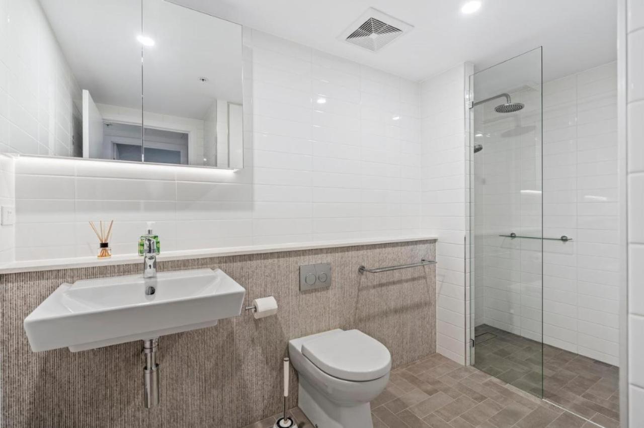 Modern Meets The Gabba Apartment Brisbane Exterior photo