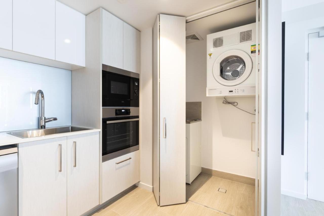 Modern Meets The Gabba Apartment Brisbane Exterior photo
