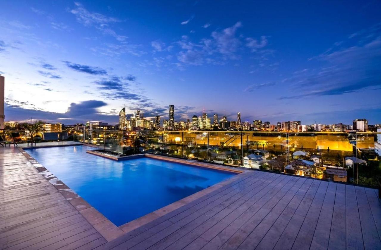 Modern Meets The Gabba Apartment Brisbane Exterior photo