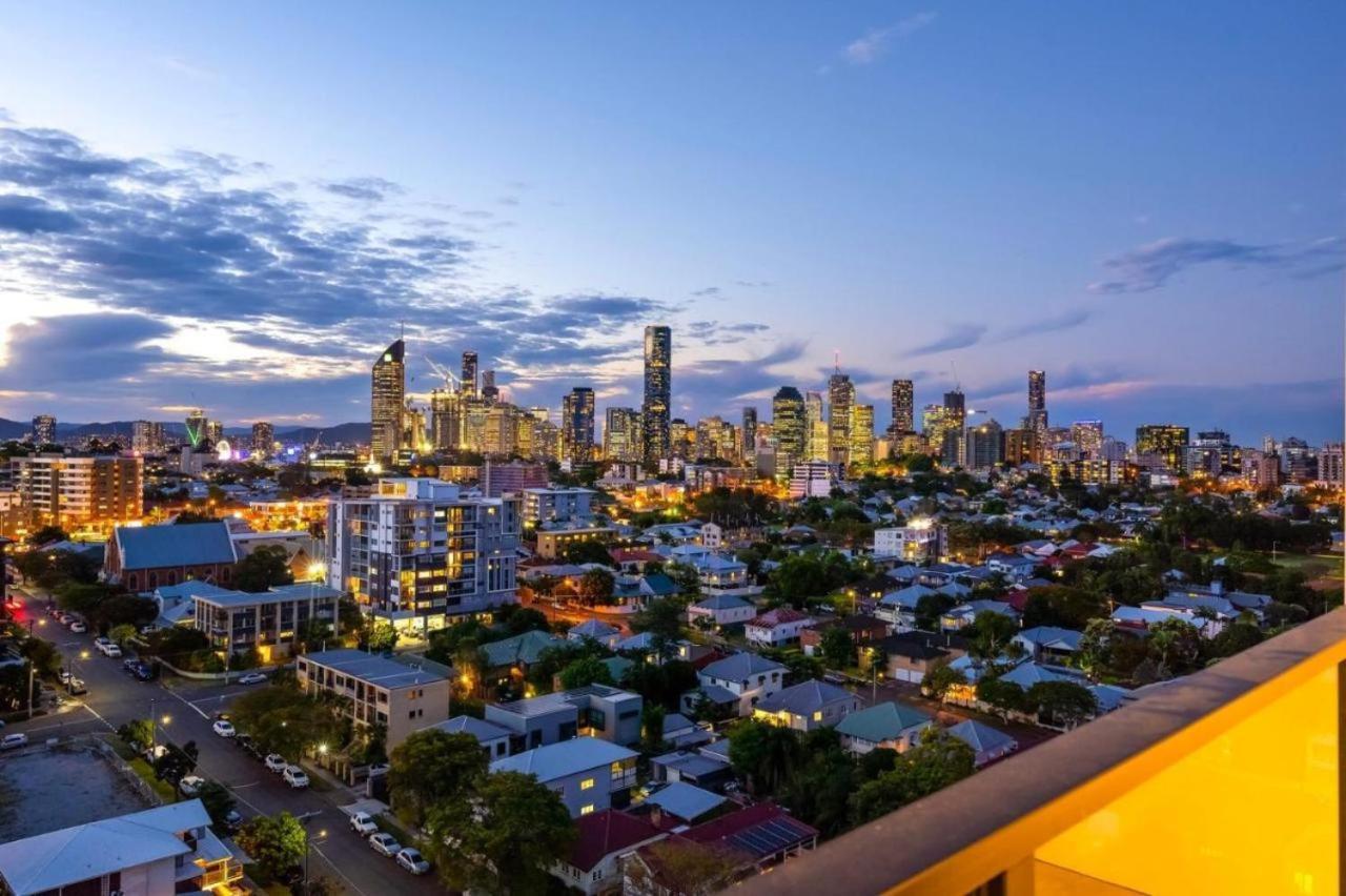 Modern Meets The Gabba Apartment Brisbane Exterior photo
